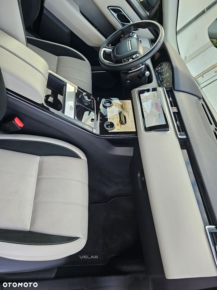 Land Rover Range Rover Velar 2.0 P250 R-Dynamic SE - 24