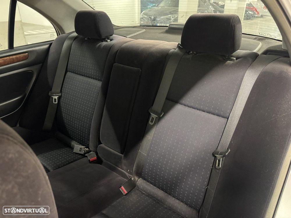 Honda Accord 1.6 LS - 21