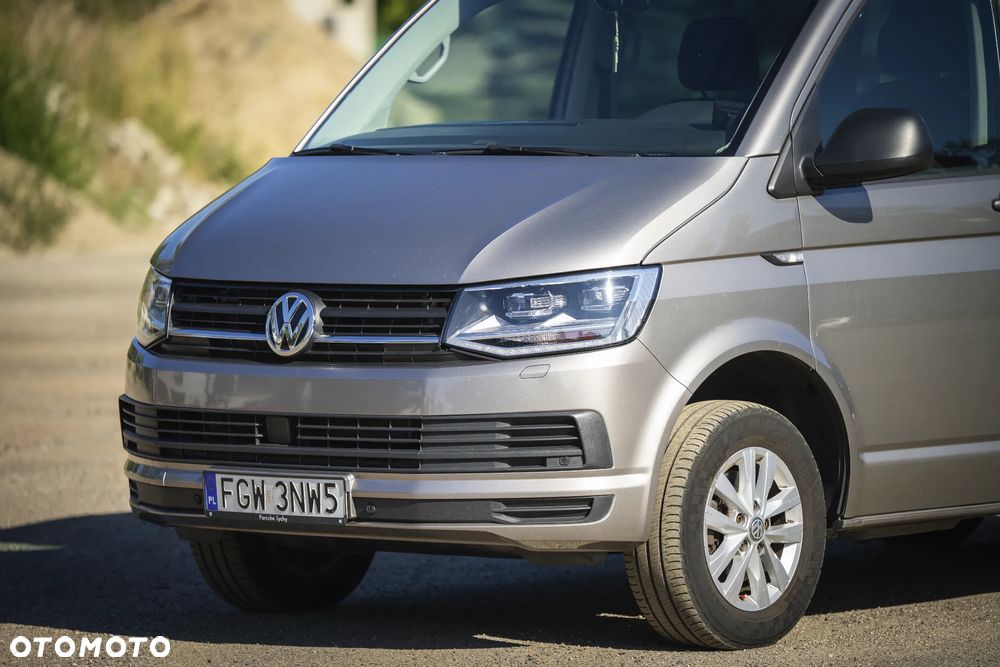 Volkswagen Multivan - 10