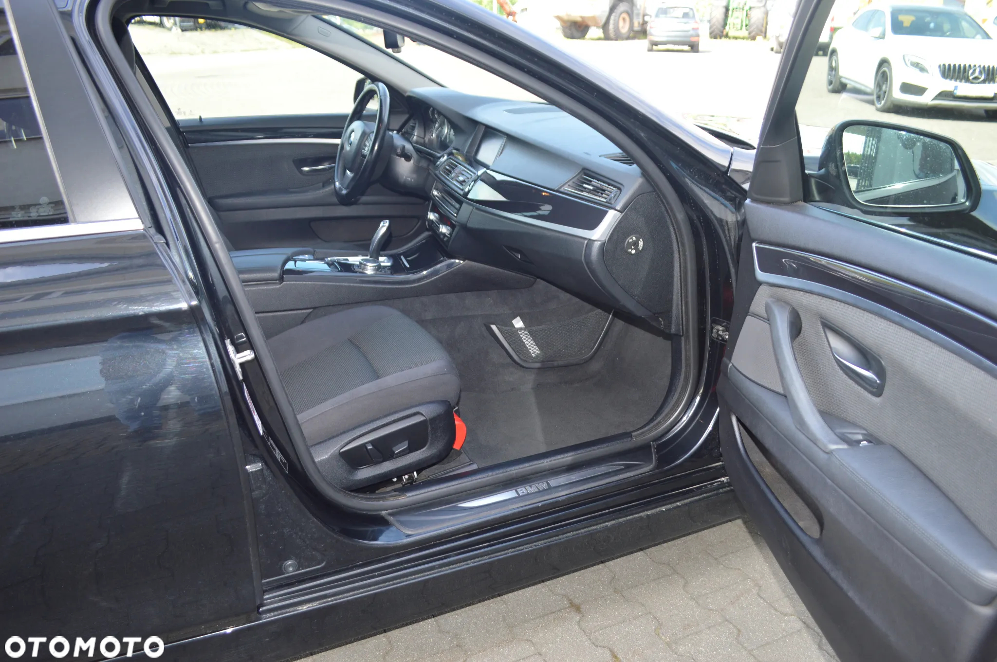BMW Seria 5 520d - 15