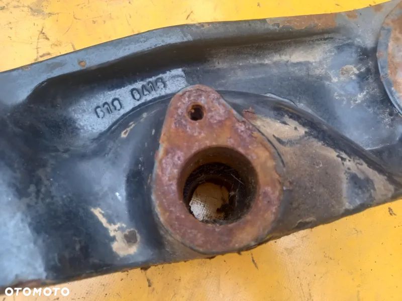 Ramiona wałek podnośnika plecaka New Holland TM190 - 13