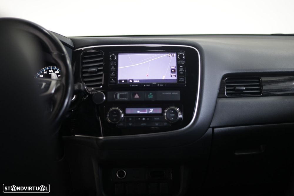 Mitsubishi Outlander - 13
