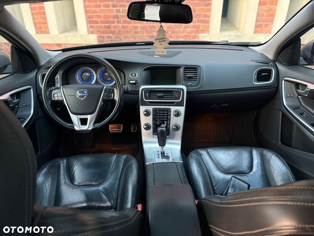 Volvo S60 T6 AWD R-Design - 12