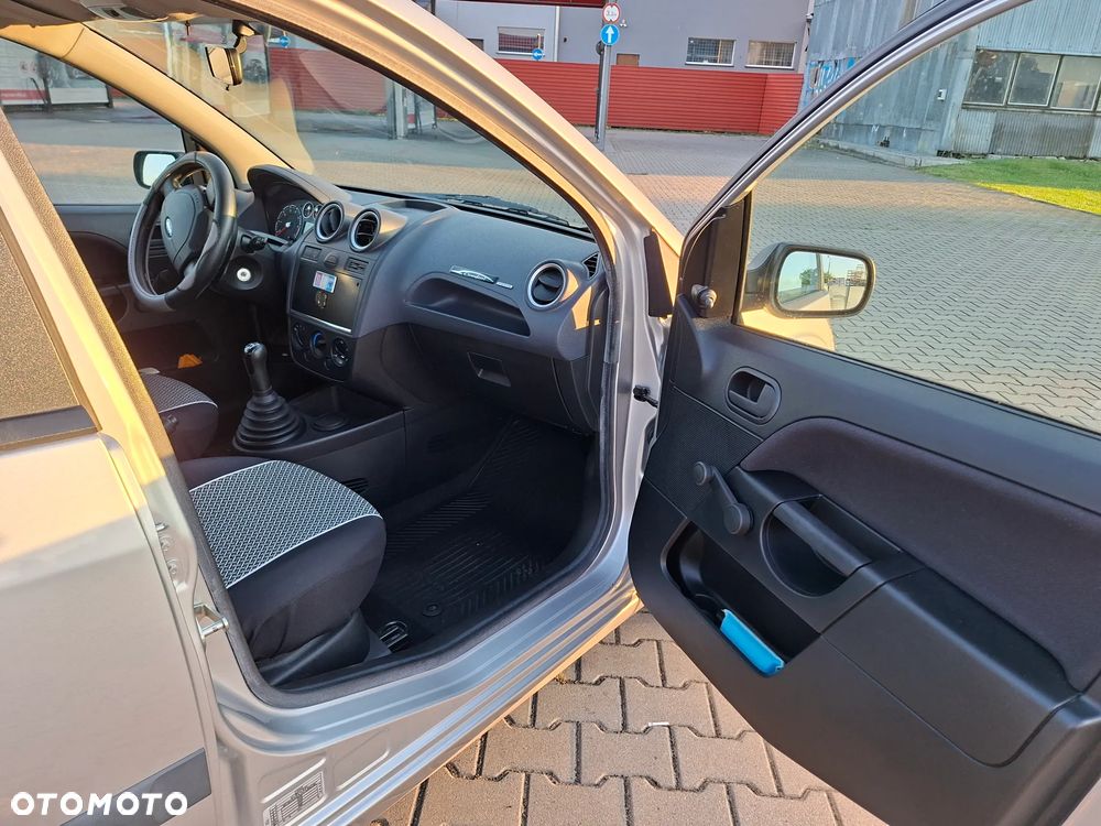 Ford Fiesta 1.3 - 16