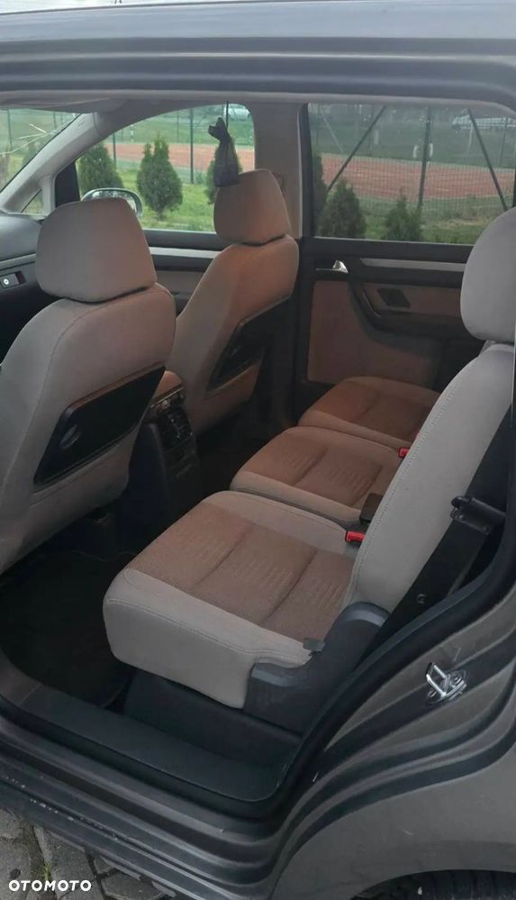 Volkswagen Touran - 7