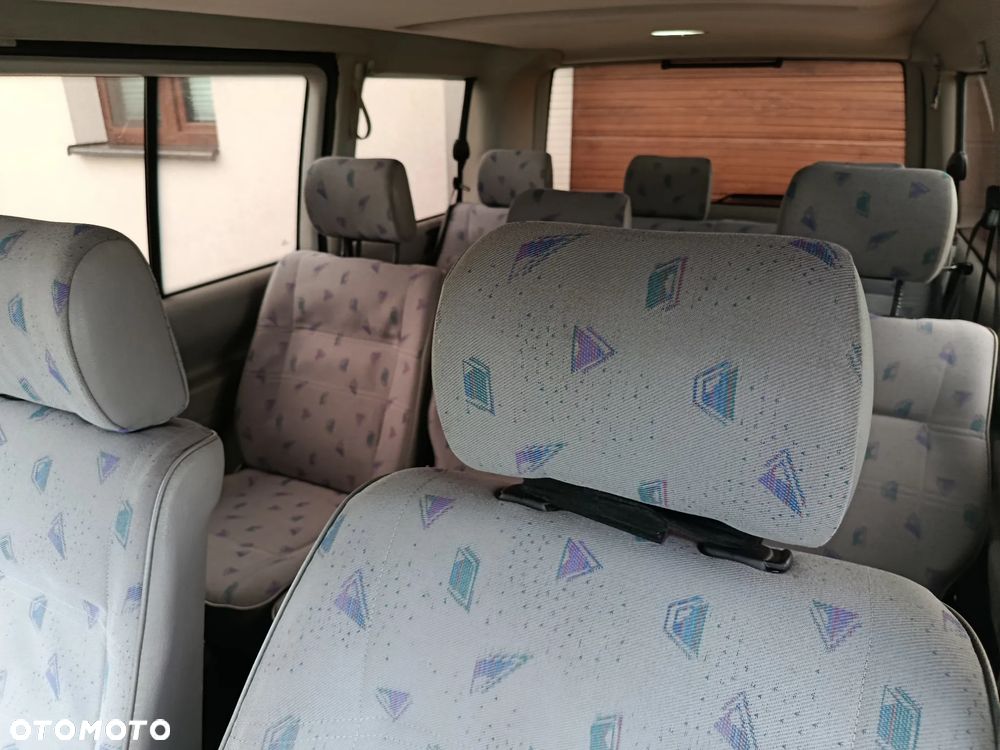 Volkswagen Caravelle GL - 6