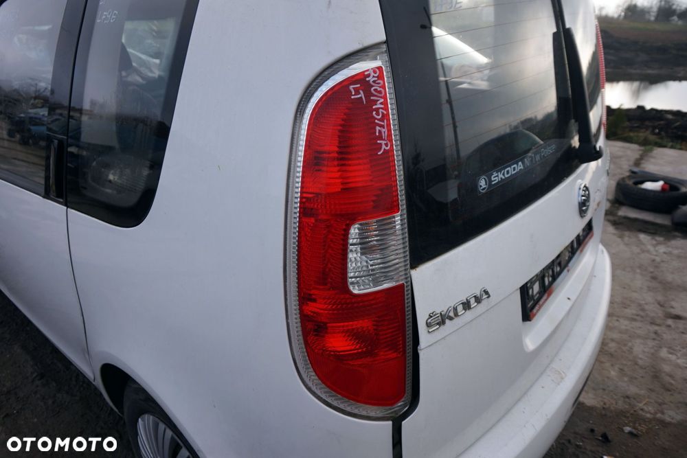 LAMPA TYLNA LEWA ROOMSTER I 5J LIFT  SKODA 2010-2015 - 2