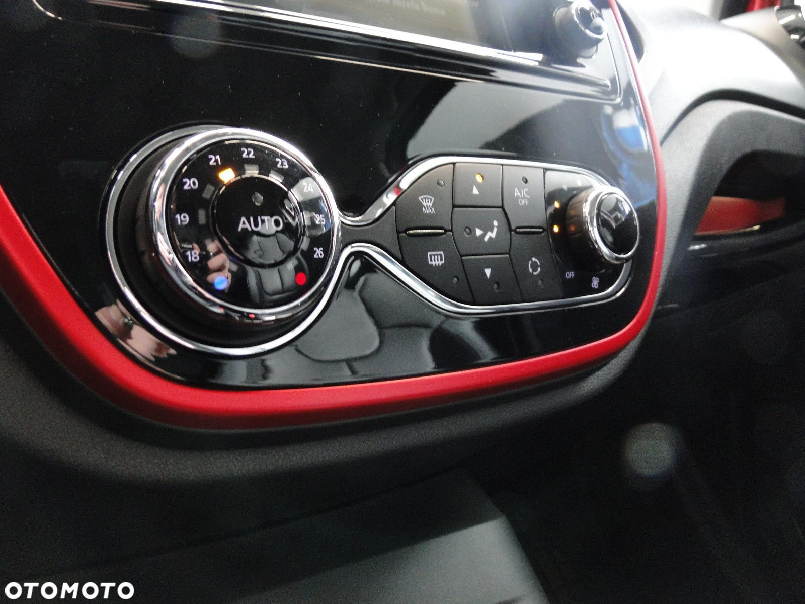 Renault Captur - 24