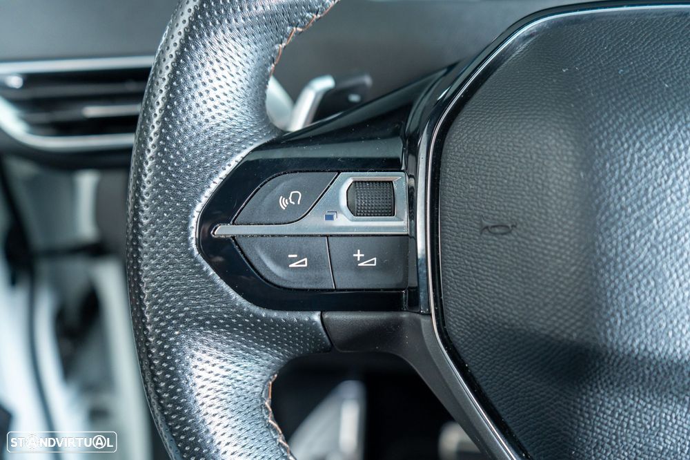 Peugeot 3008 1.6 Hybrid GT e-EAT8 - 33