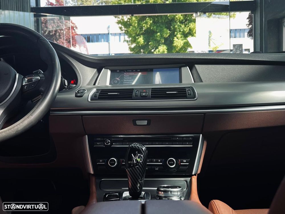 BMW 520 Gran Turismo d Pack M - 25