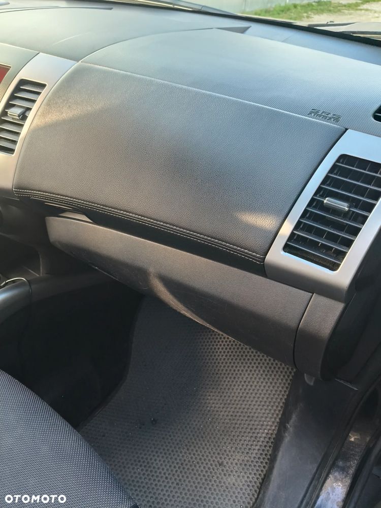 Mitsubishi Outlander - 31
