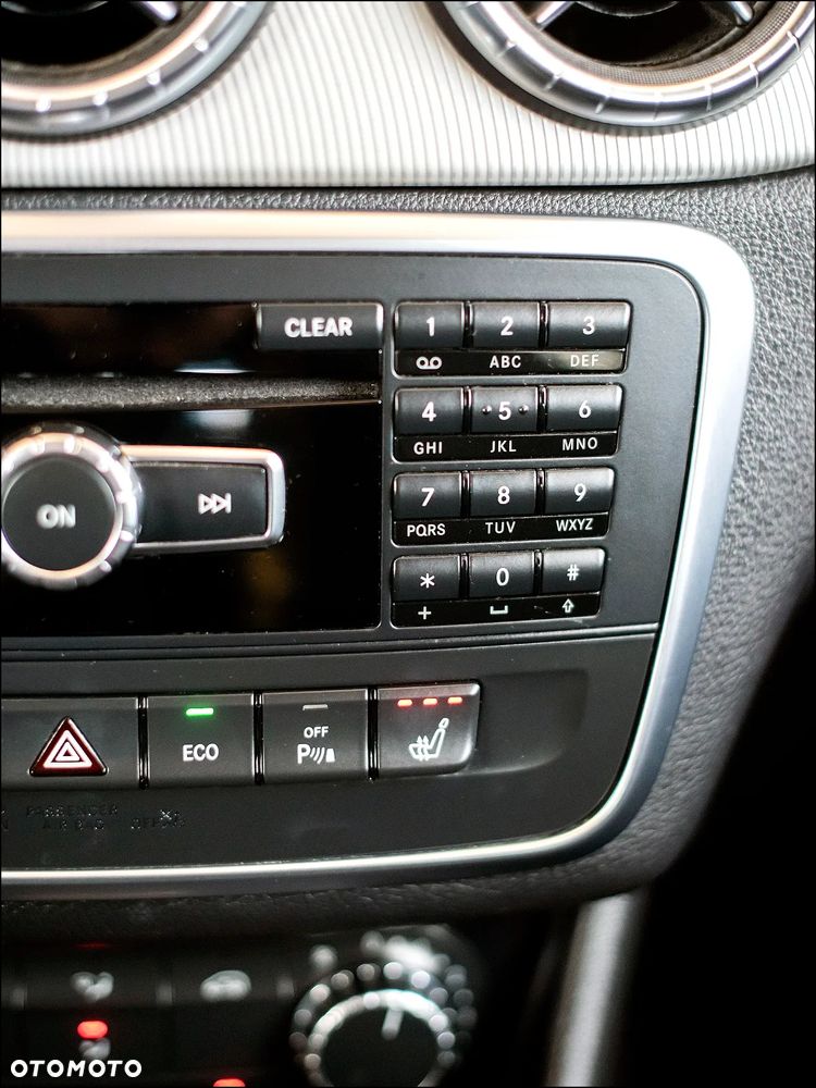 Mercedes-Benz CLA 180 7G-DCT Urban - 26