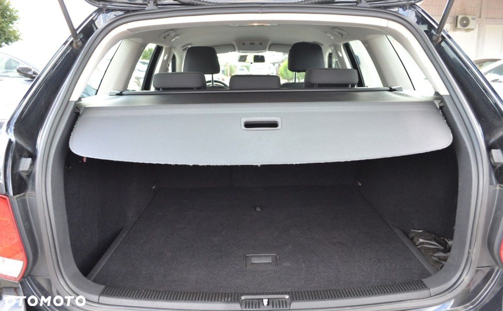 Volkswagen Golf - 32