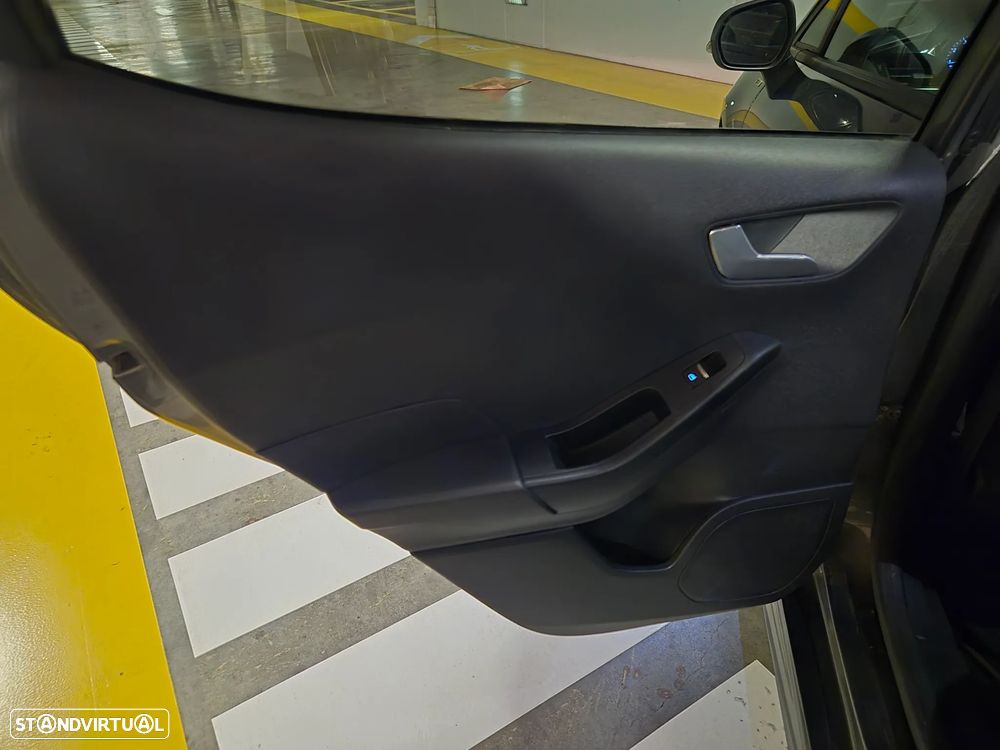 Ford Fiesta 1.0 EcoBoost ST-Line - 31