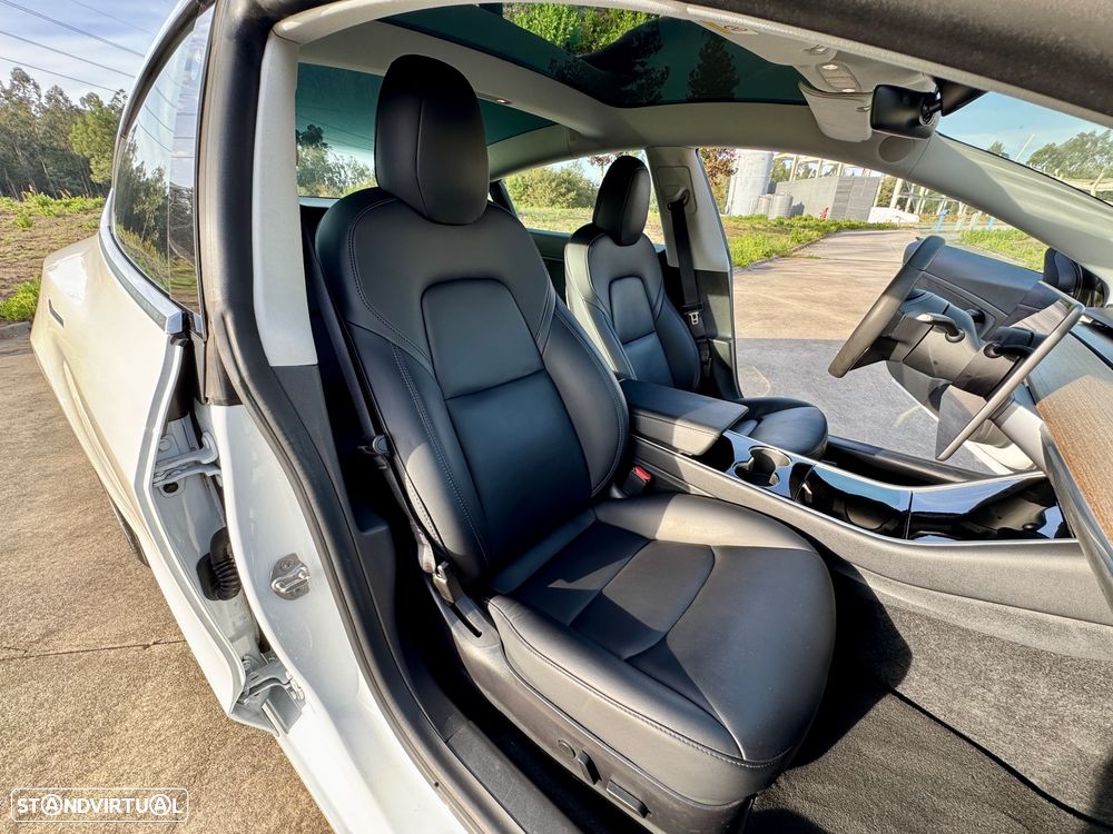 Tesla Model 3 Standard Range Plus RWD - 32