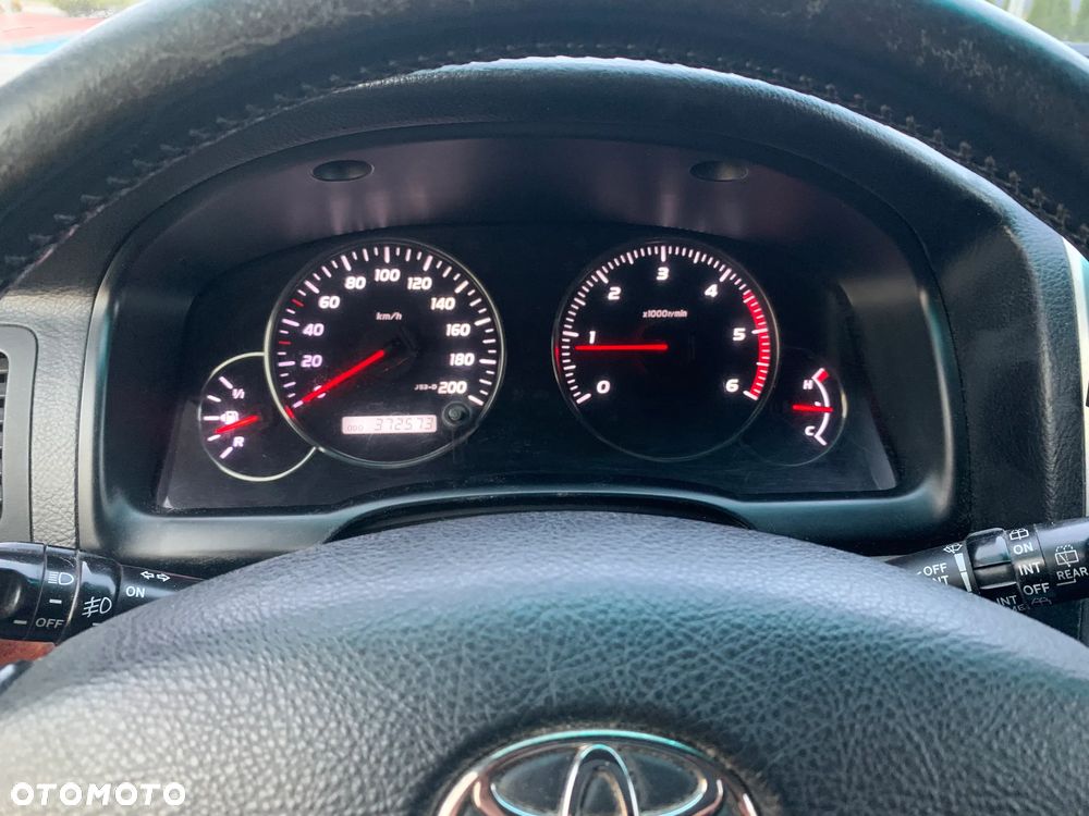 Toyota Land Cruiser - 5