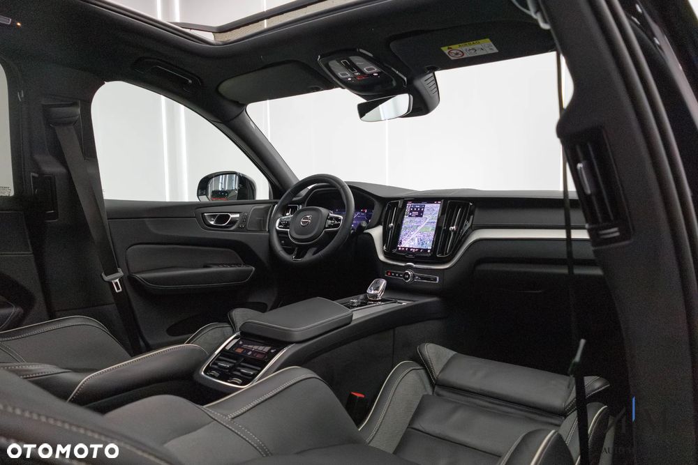 Volvo XC 60 B4 D AWD Ultimate Dark - 21