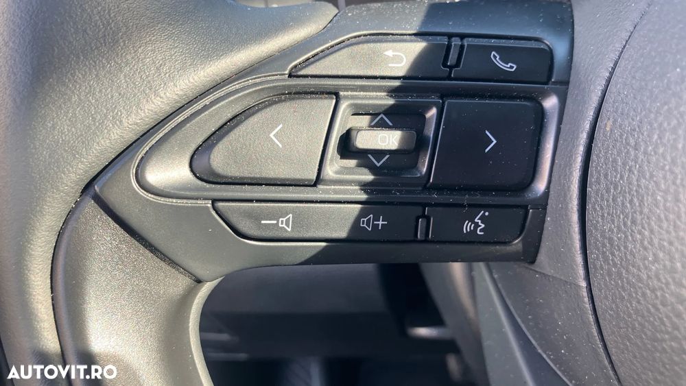 Toyota Yaris Cross 1.5 VVT-i HSD 4x2 Dynamic - 11