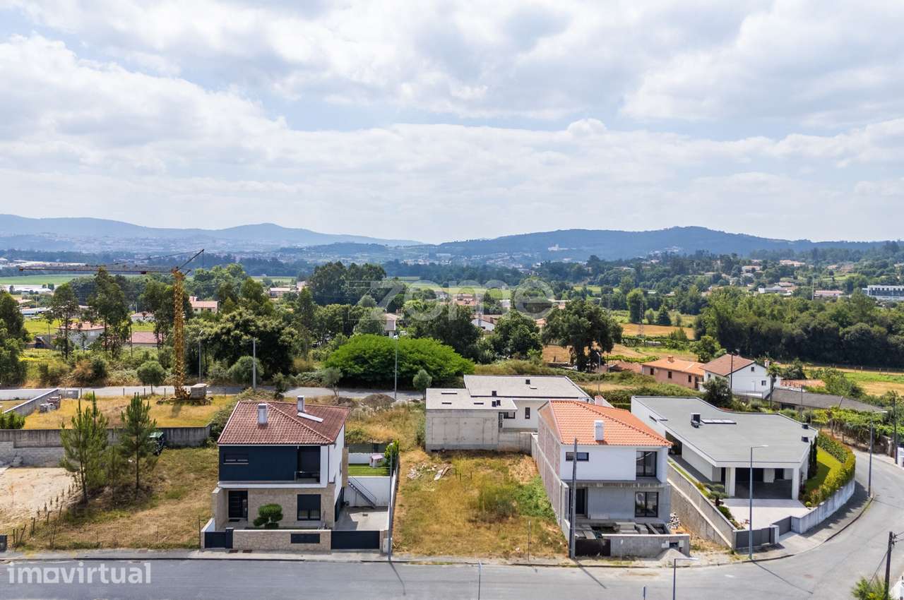 Lote de Terreno para Moradia Geminada | Cabanelas – Vila Verde