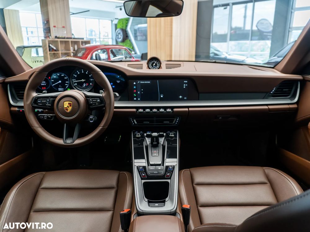 Porsche 911 Carrera 4S - 7