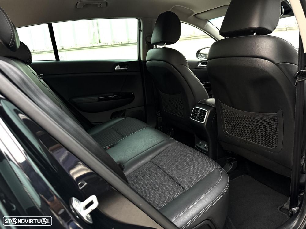 Kia Sportage 1.6 CRDI ISG MHEV Drive - 17