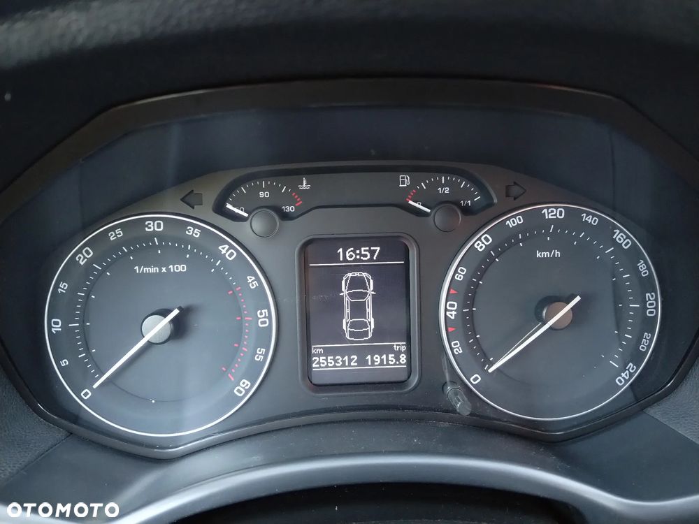 Skoda Octavia 2.0 TDI Elegance DSG - 6