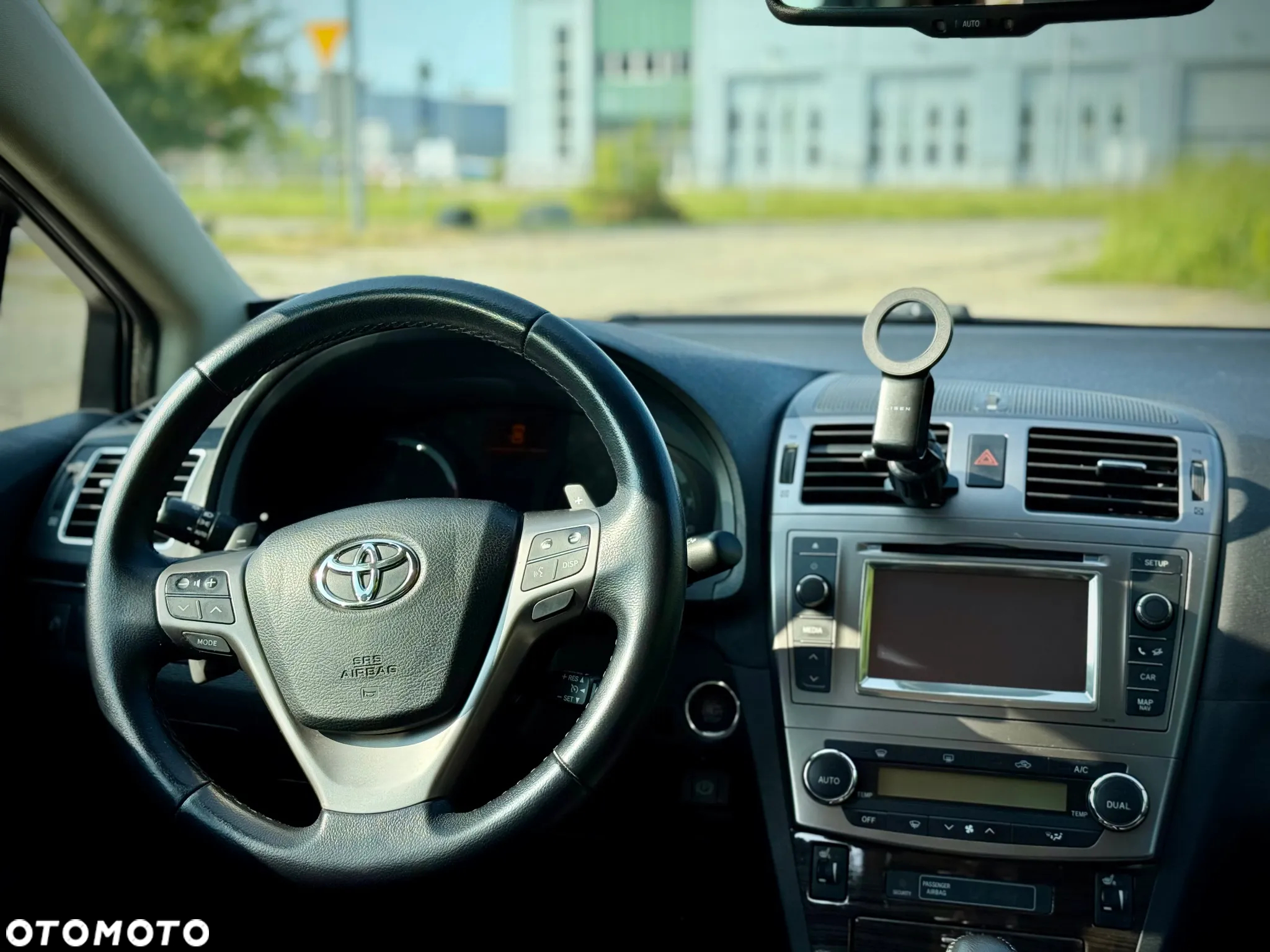 Toyota Avensis - 11