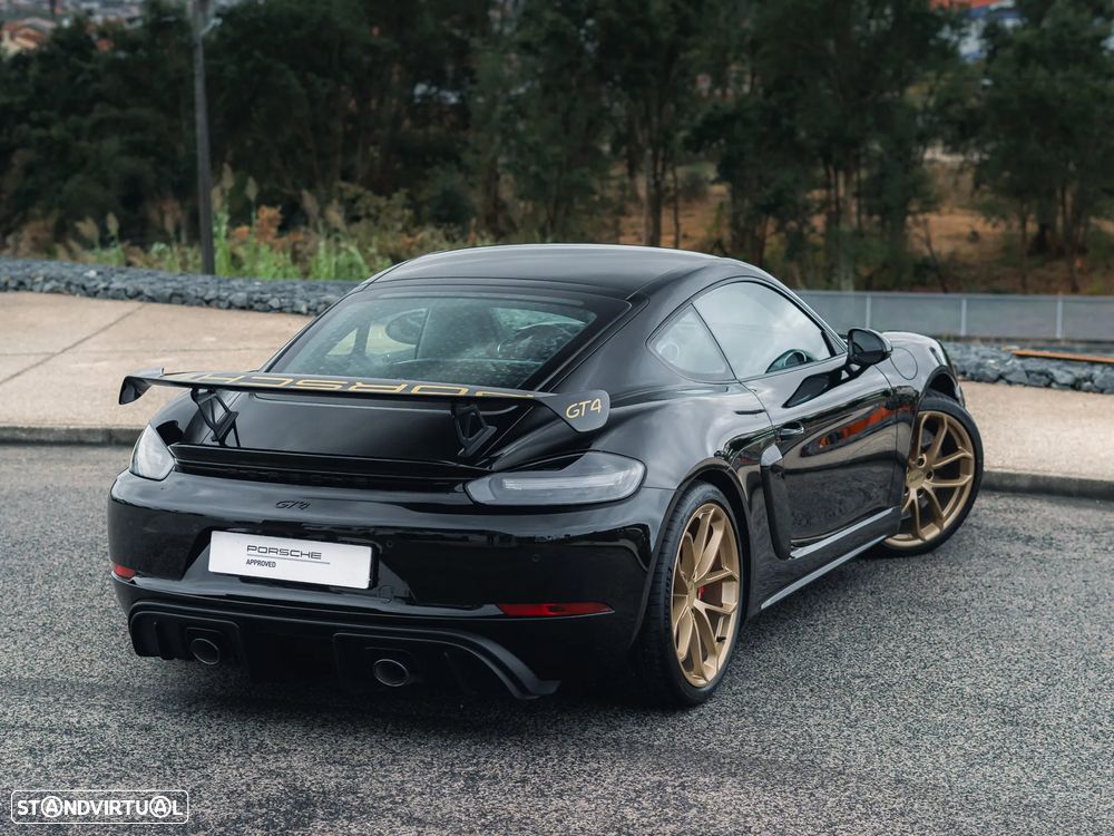 Porsche 718 Cayman GT4 - 8