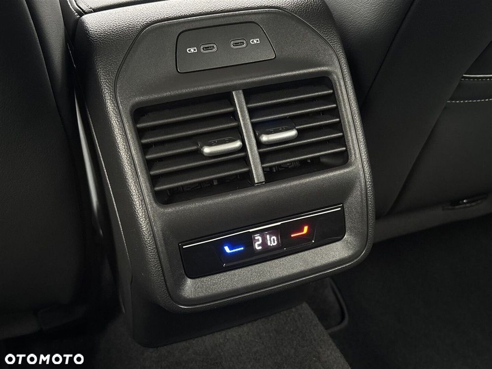 Volkswagen Passat - 33