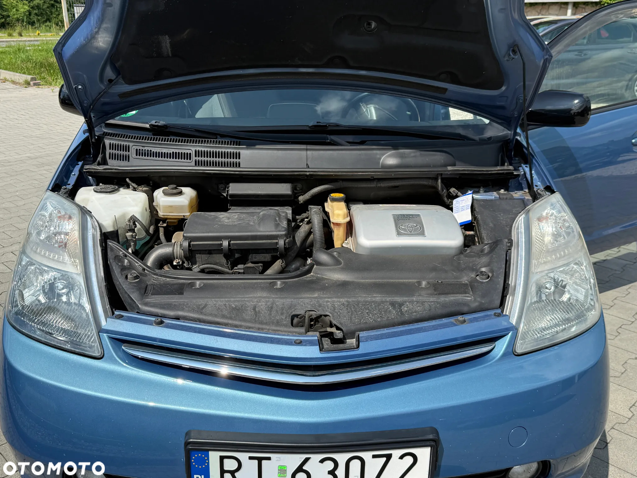 Toyota Prius (Hybrid) Executive - 30