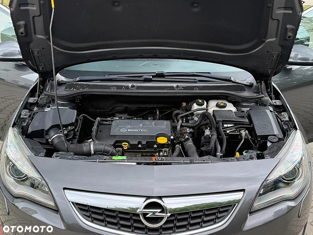 Opel Astra 1.4 Turbo Cosmo - 25
