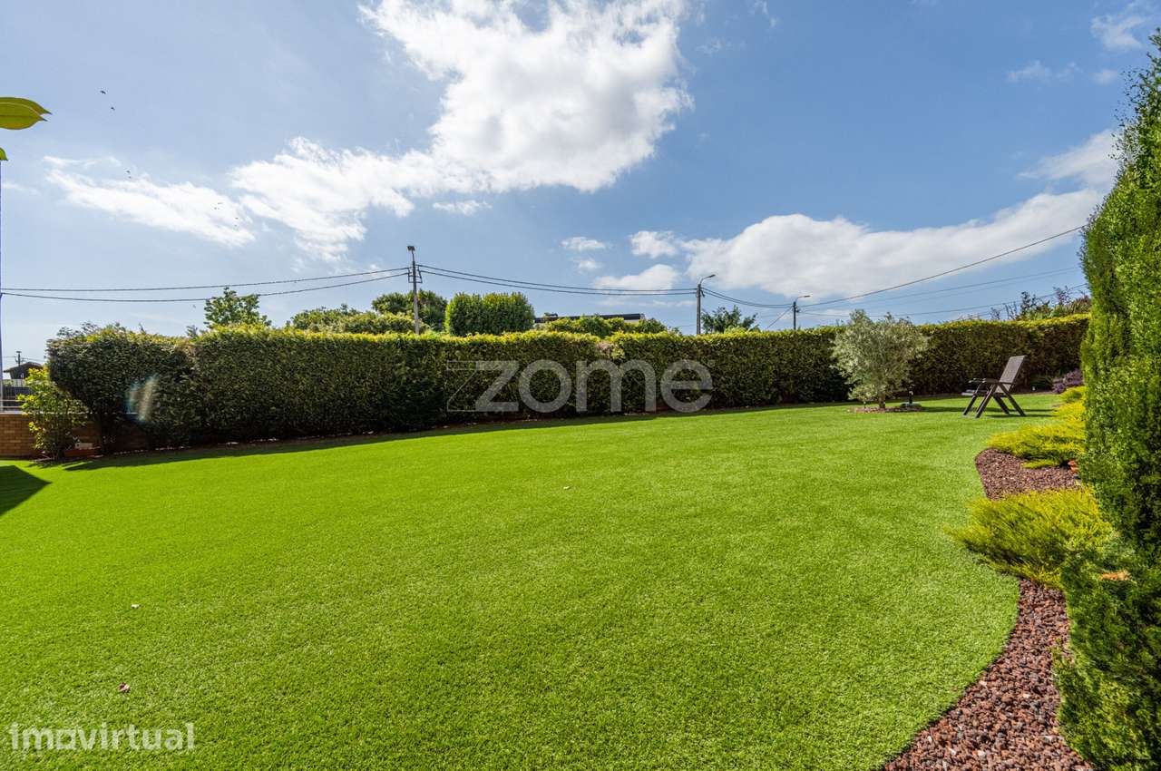 Moradia T4 de 3 frentes c/ jardim| Gulpilhares, Vila Nova de Gaia - Grande imagem: 3/58