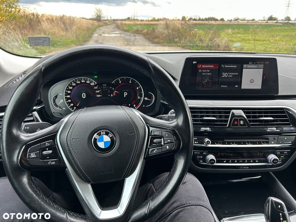 BMW Seria 5 520d Sport Line - 35