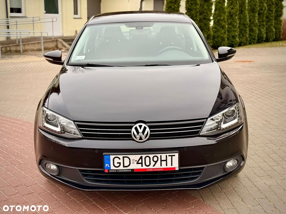 Volkswagen Jetta - 3