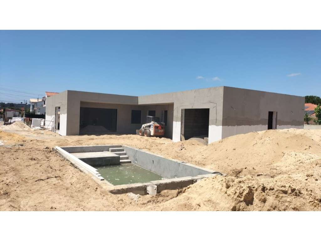 Moradia terrea T4 com 330m2 de área e lote de 3.265m2 em Azeitão - Grande imagem: 4/30