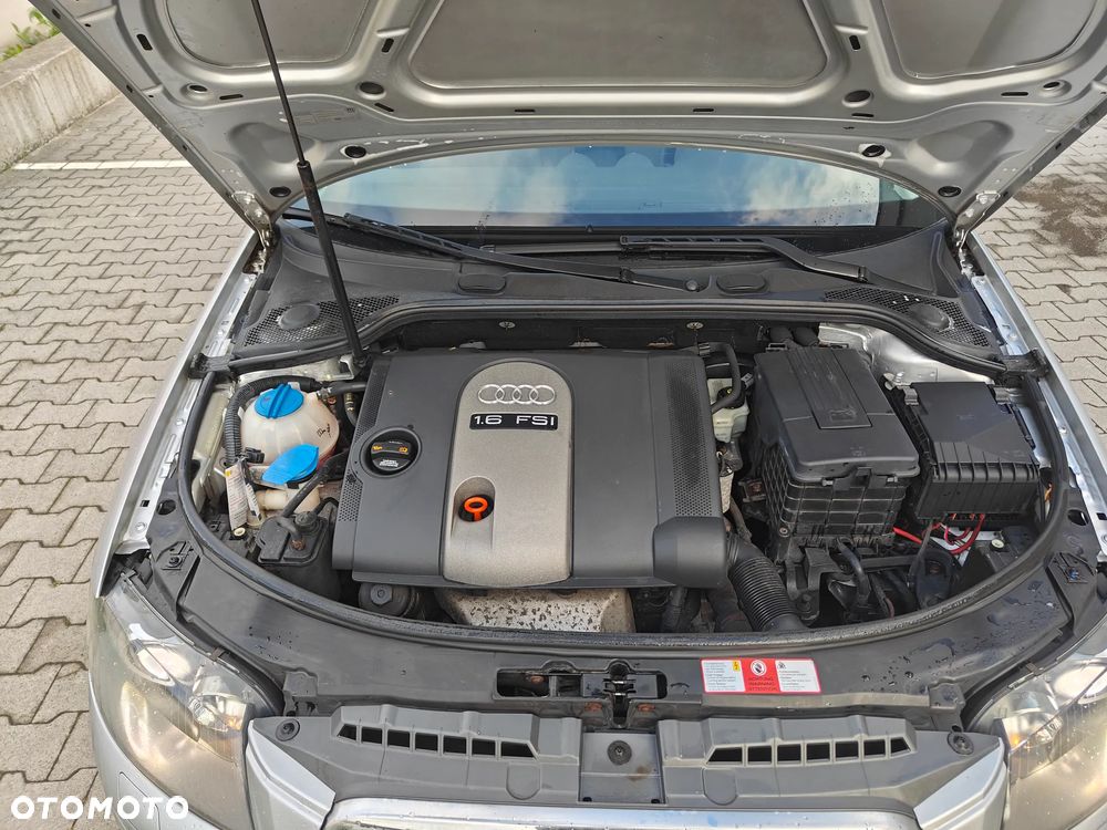 Audi A3 Sportback 1.6 FSI Attraction - 11