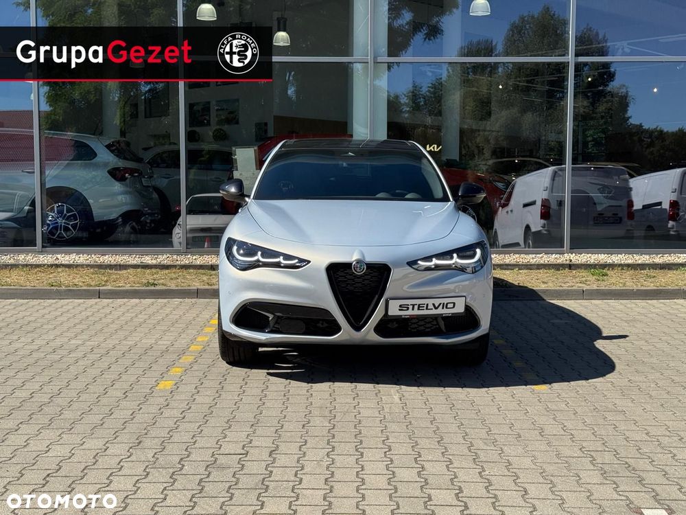 Alfa Romeo Stelvio - 8