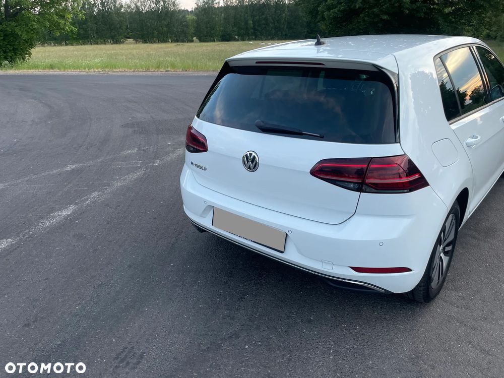 Volkswagen Golf - 30