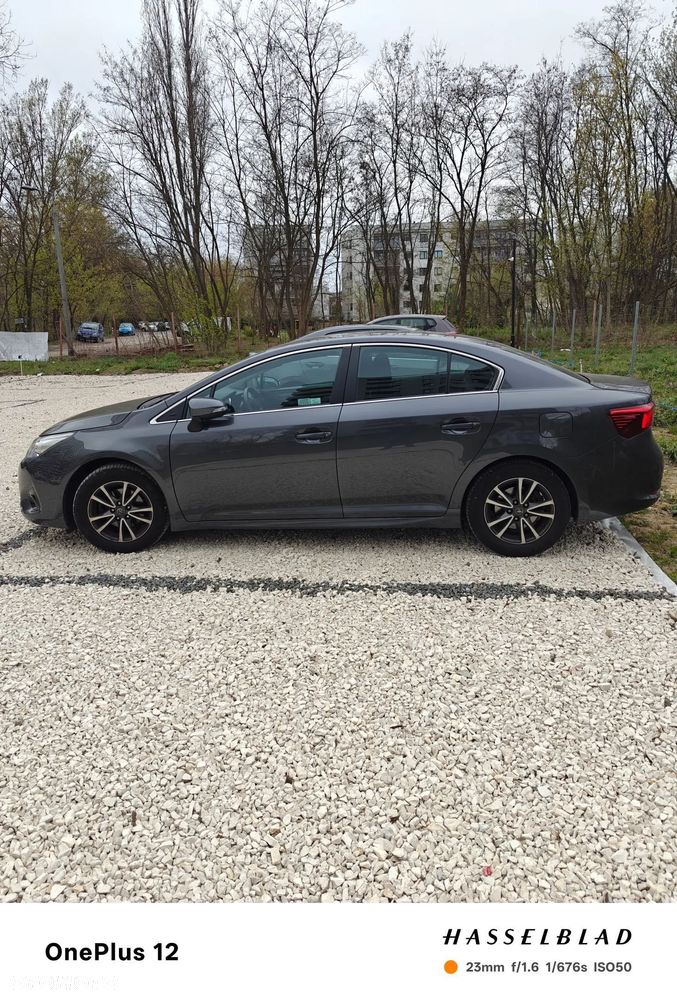 Toyota Avensis 1.8 Premium - 1