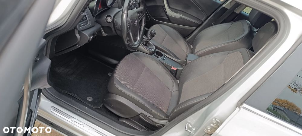 Opel Astra IV 1.4 T Cosmo - 6