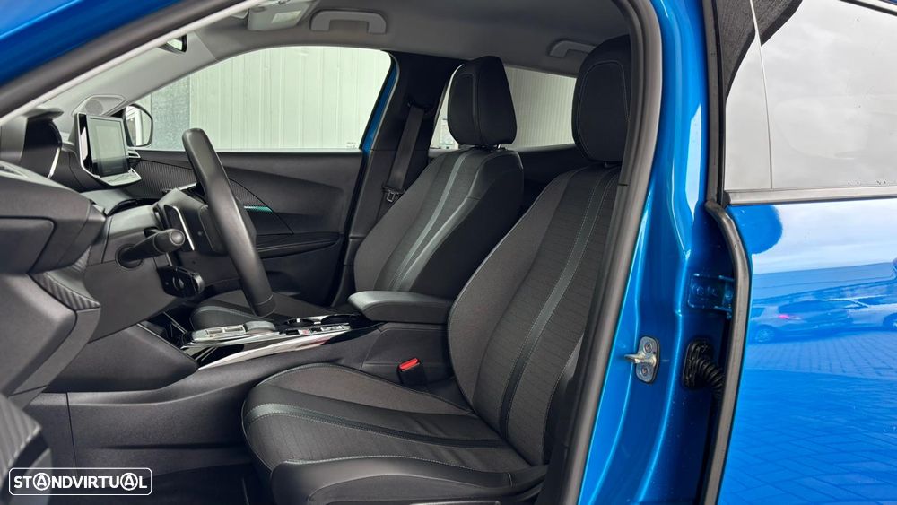 Peugeot 2008 1.5 BlueHDi Allure EAT8 - 11