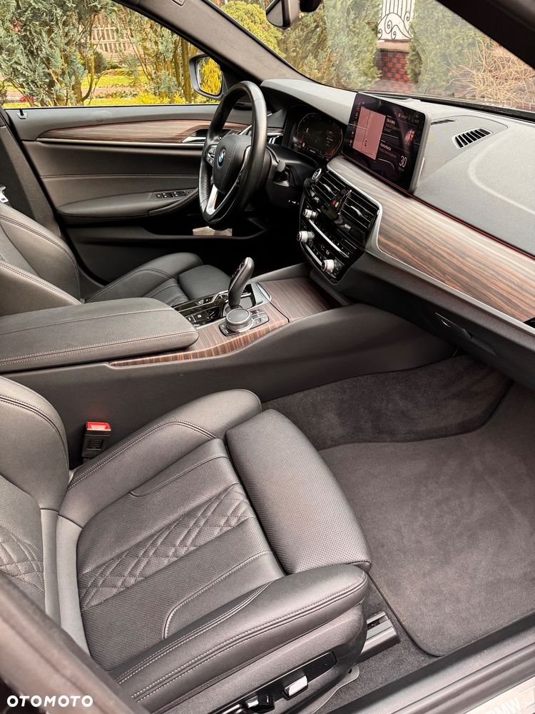 BMW Seria 5 520d xDrive - 21