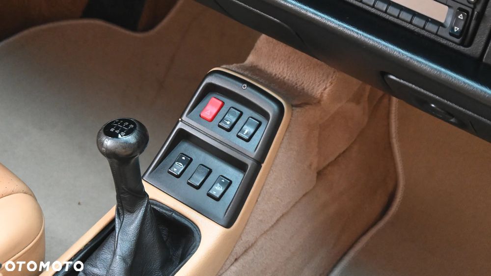 Porsche 911 Carrera - 35