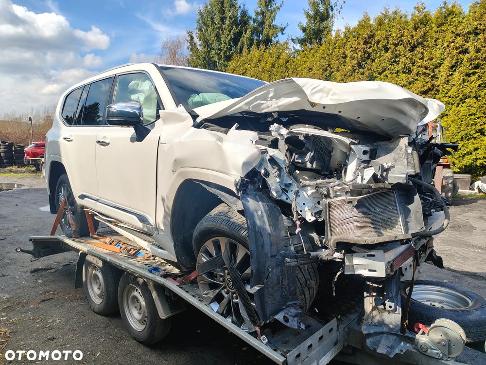 Toyota Land Cruiser - 16