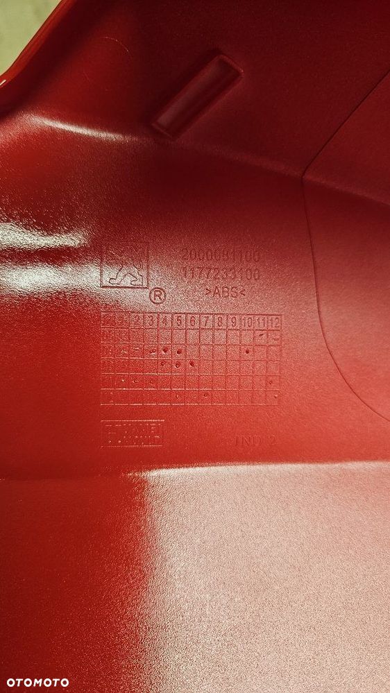 Prawa Owiewka Tył Zadupek Peugeot Speedfight 3  1177233100 - 9