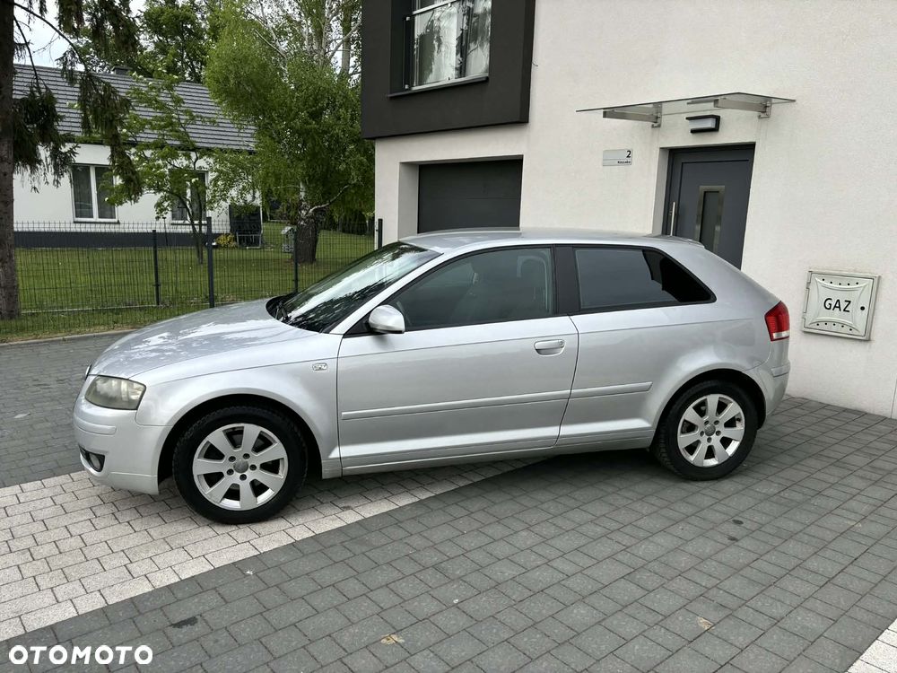 Audi A3 3-drzwiowe 2.0 FSI Attraction - 13