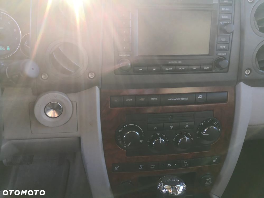 Jeep Commander 4.7 Automatik - 26