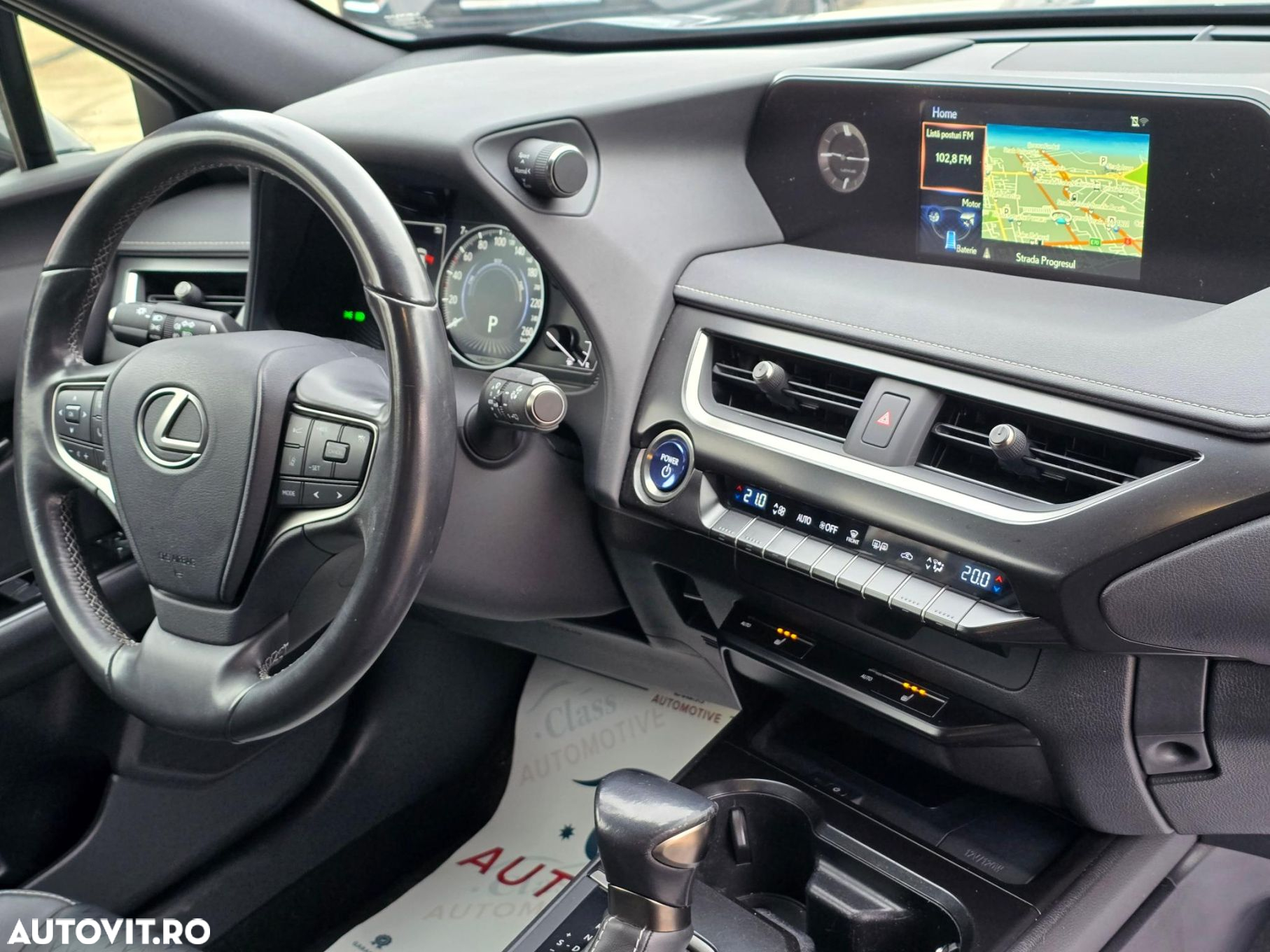 Lexus UX 250h 2.0L HEV 20H- (178 HP) 4X2 CVT Executive - 12