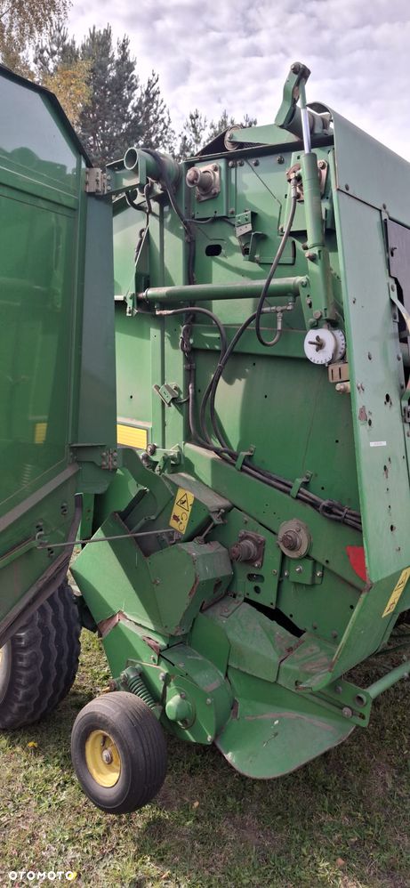 John Deere Prasa John 572 - 7