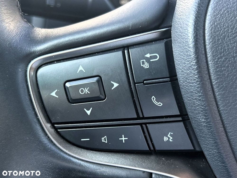 Lexus UX - 25